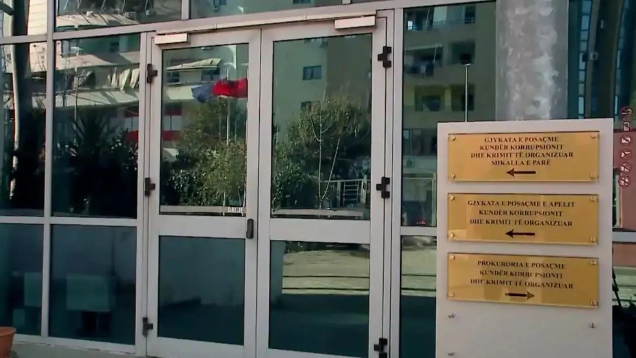 Greva e avokatëve, gjyqtarët të ndarë/ Mbledhja në GJKKO, asnjë qëndrim. Vazhdon bojkoti në seanca