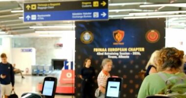 Rreth 10 milionë pasagjerë në 8 muaj/ Rekord në Rinas nga fluksi i lartë i udhëtarëve
