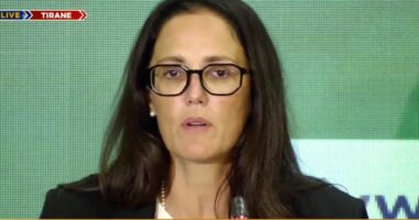 Qeveria takim me përfaqësuesit e supermarketeve e furnitorë/ Ibrahimaj: Forcimi i lekut duhet të ndikonte në uljen e çmimeve