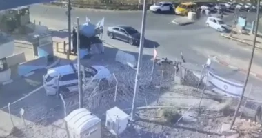 Ushtari izraelit lëndohet rëndë në një sulm të dyshuar me makinë në Bregun Perëndimor