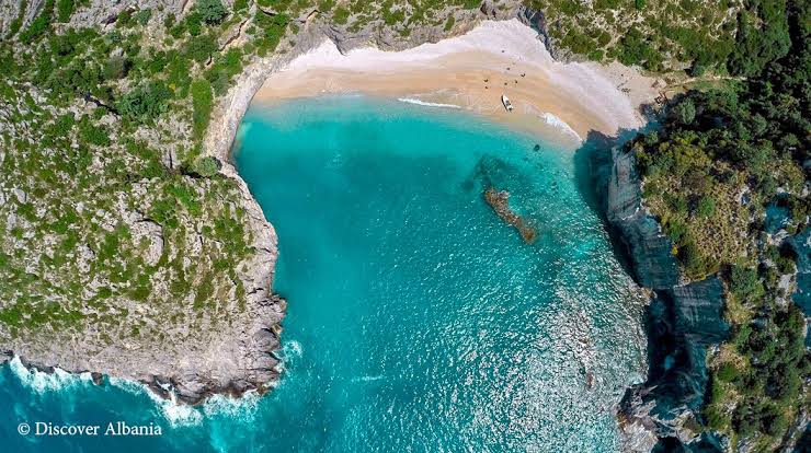 Shqipëria në vëmendjen e turistëve të huaj  Plazhe të paprekura  mes destinacioneve që duhen vizituar tani