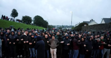 Tensione në Irlandën e Veriut, bllokohet parada protestante pas 28 vitesh