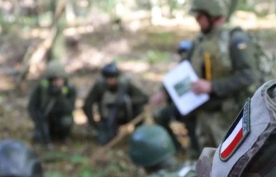 Trupat ukrainase stërviten në Poloni me instruktorë francezë