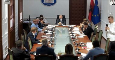 Pagat, debati në Kuvend/ Pas ekonomisë, diskutime në Komisionin e Ligjeve