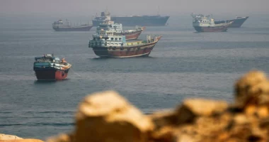 Irani hap rrugën për sekuestrimin e anijeve në Hormuz
