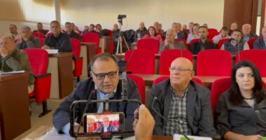 Maliqi kundër bashkimit me Korçën/ Territorialja, 21 këshilltarë votojnë kundër