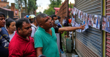 Katastrofa në Nepal, numri i viktimave shkon në mbi 1,100/ Mijëra persona ende të zhdukur