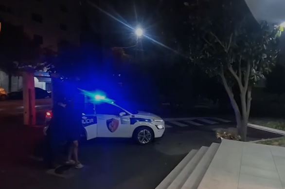Vodhi makinën dhe përplasi 4 mjete teksa tentoi t i shpëtojë policisë  Arrestohet 30 vjeçari në Durrës