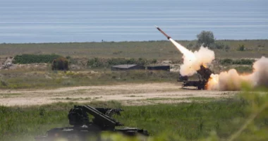 BE 3.3 miliardë euro mbështetje për Ukrainën, fondet për dronë dhe raketa