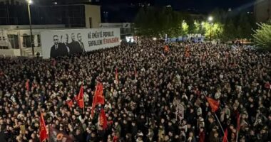14 ditë në shesh për të protestuar/ Kundërshtohet vendimi i Hagës për dënimin e 4 ish krerëve të UÇK