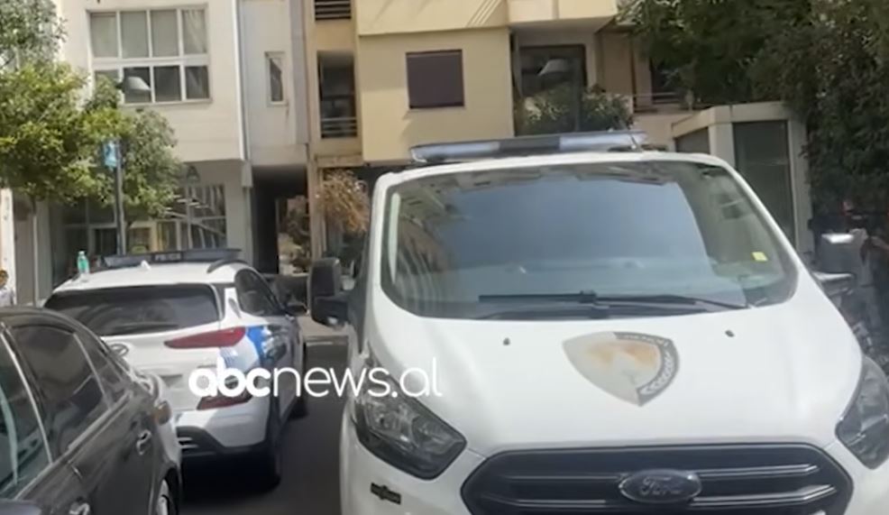 Vrau gruan me thikë  dorëzohet në polici autori i dyshuar i krimit
