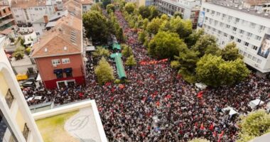 “Liri për çlirimtarët”/ Prishtinë, vazhdojnë protestat në mbështetje të UÇK