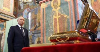 Kremlini sjell në front reliktet e një princi të shekullit të 14-të