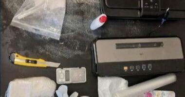 Arrestohet në Greqi shqiptari i rrezikshëm/ I kërkuar për vrasje, në banesën e tij në Athinë u gjetën kokainë dhe armë