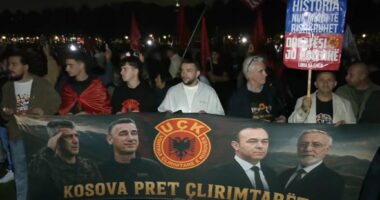 Mijëra shqiptarë në Hagë për Thaçin/ Organizimi pak orë përpara vendimit të Gjykatës Speciale për ish krerët e UÇK