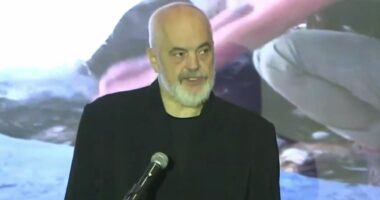 Rama me shqiptarët në New York: Shqipëria e sotme nuk është më në nevojë për ndihma, ajo pret investime