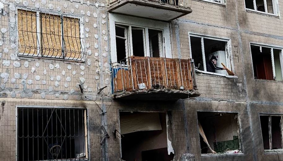 Rusia dhe Ukraina shkëmbejnë sulme vdekjeprurëse ndërsa Zelensky përgatitet të takohet me Trump në OKB