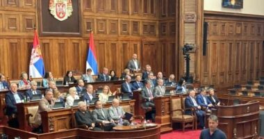 Kryeministri i Serbisë i kërkon presidentit ta shpërndajë Parlamentin
