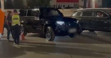 Policia e Tiranës shton kontrollet, kalon “në sitë” makinat luksoze