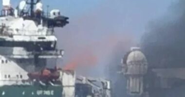 Marina ukrainase godet një anije ruse në Detin e Zi