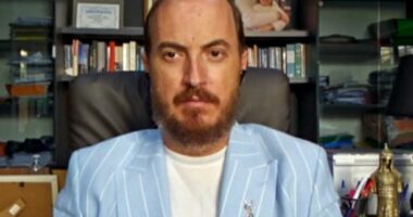 Gjyqi i Thaçit për pengim të drejtësisë/ Avokati Hoxha: Prokurorët po përpiqen të minojnë pafajësinë e tij