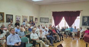 Nderohen personalitete të Mallakastrës/ Vlerësohen për kontributin në shkencë, art e gazetari