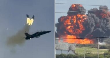 Rrëzohet avioni stërvitor në Uells, dy të plagosur