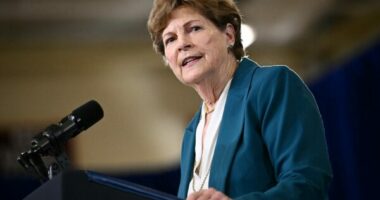 Senatorja amerikane: Duhet t’ua bëjmë të qartë rusëve se NATO në Kosovë dhe EUFOR-i në BeH janë në gatishmëri të lartë