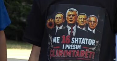 Studentët presin çlirimtarët/ Përpara zyrës së BE, në mbështetje të 16 shtatorit