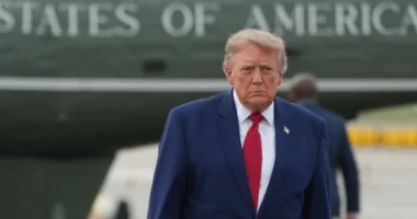 “Wall Street Journal”: Trump shqyrton shpalljen e fundit të luftës me Iranin, Pentagoni zgjeron dislokimin në Lindjen e Mesme