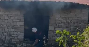Gjirokastër/ Zjarr në fshatin Golem, digjet një banesë