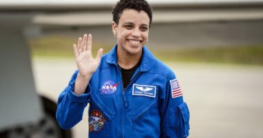 Katër astronautë në hapësirë/ Në këtë udhëtim, ekuipazhi udhëhiqet nga gruaja e parë me ngjyrë