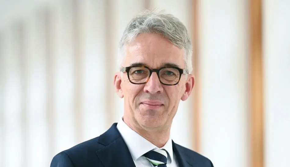 ambasadori-gjerman-kosova-te-ndjeke-me-energji-te-re-axhenden-evropiane