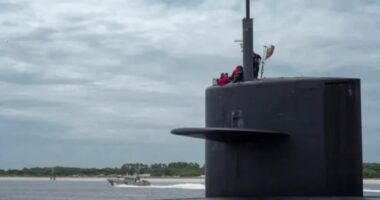 SHBA cakton nëndetësen e parë sulmuese me energji bërthamore në një bazë australiane