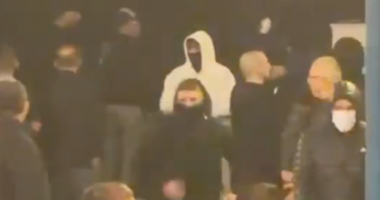 Maskat në selinë e PD/ Policia: Protestuesit e maskuar u strehuan aty pasi sulmuan efektivët me molotovë