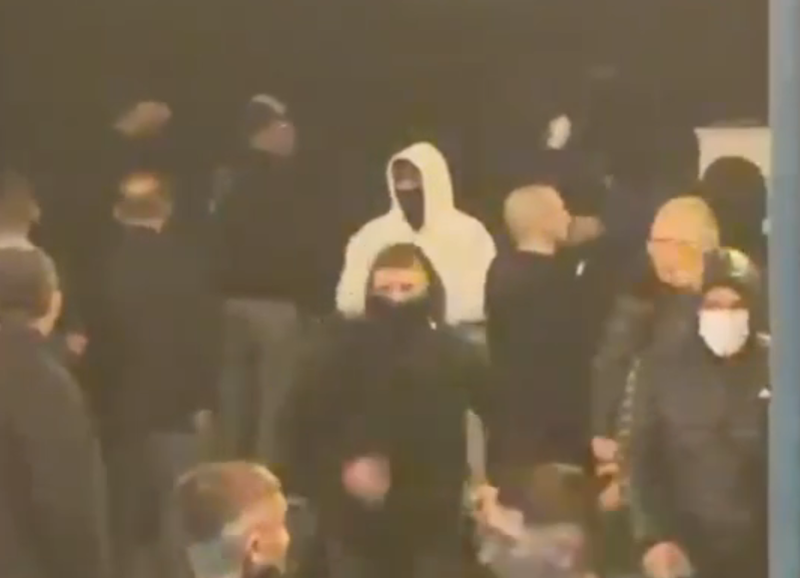 Maskat në selinë e PD/ Policia: Protestuesit e dhunshëm u strehuan aty pasi sulmuan efektivët me molotovë