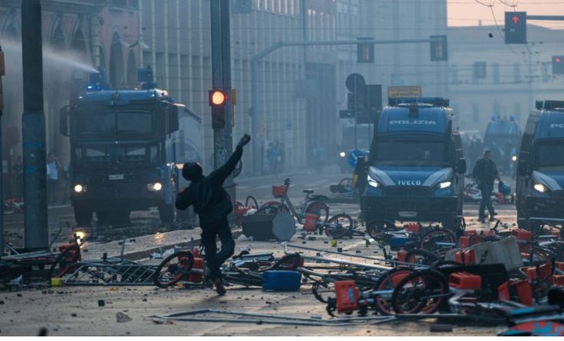 arrestohet-truri-i-levizjes-se-17-tetorit-ceshtja-po-ndiqet-nga-njesia-antiterrorizem-e-milanos
