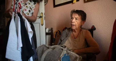 Vdes 87-vjeçarja që u bë simbol i krizës së strehimit në Spanjë