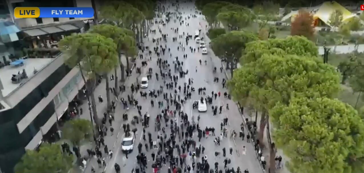 Situata në Tiranë/ Prani të rinjsh, por qetësi në Bulevard