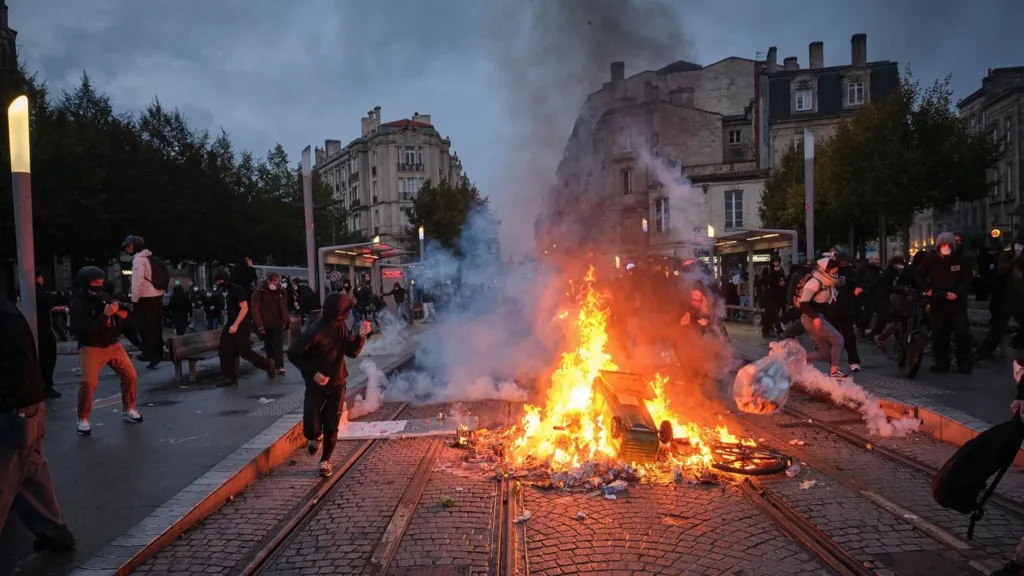 protestat-ne-france-gati-1-000-te-arrestuar-dhe-perleshje-ne-disa-qytete
