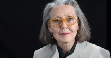 Poetja kanadeze Anne Carson fiton Nobelin e Letërsisë