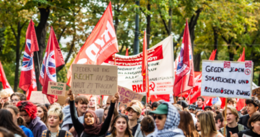 Mijëra studentë në Vjenë protestojnë për më shumë financime për universitetet
