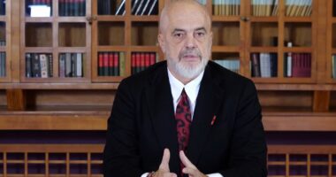 Protestat/ Rama: Ky ‘mish mash’ që ka marrë peng Tiranën, s’ka asnjë lidhje me popullin