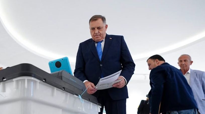 NYT: Në kulmin e fushatës për zgjedhjet e mesmandatit në SHBA, këshilltarët e Trump ndihmuan një qeveri pro-ruse në Bosnje