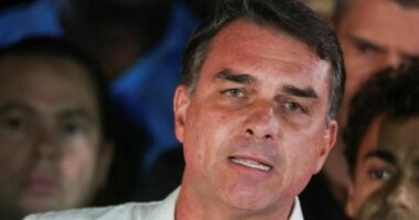 Raportohet se Flavio Bolsonaro është larguar drejt SHBA-së