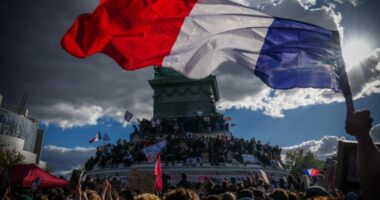 Ligji francez, deri në 2 vite burg për trazira/ Dhuna në tubime, Parisi zyrtar aplikon gjykimet e përshpejtuara