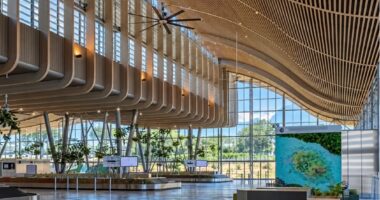 Cili është aeroporti që funksionon pa kondicioner, edhe pse ndodhet në një zonë tropikale?