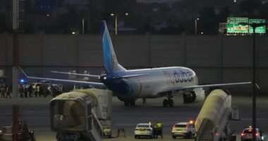 Arabia Saudite rihap pjesërisht aeroportin në Riad, Houthit kërcënojnë me sulme të reja