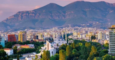 Media franceze: Shqipëria, një destinacion përtej itinerareve tradicionale të Evropës