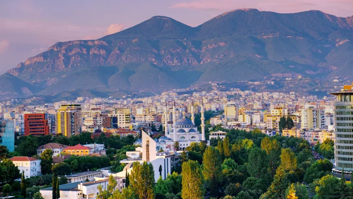 Media franceze  Shqipëria  një destinacion përtej itinerareve tradicionale të Evropës